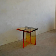 Load image into Gallery viewer, AMBER SIDE TABLE
